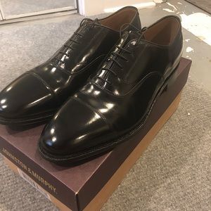Johnston & Murphy Melton dress shoes. Size 11